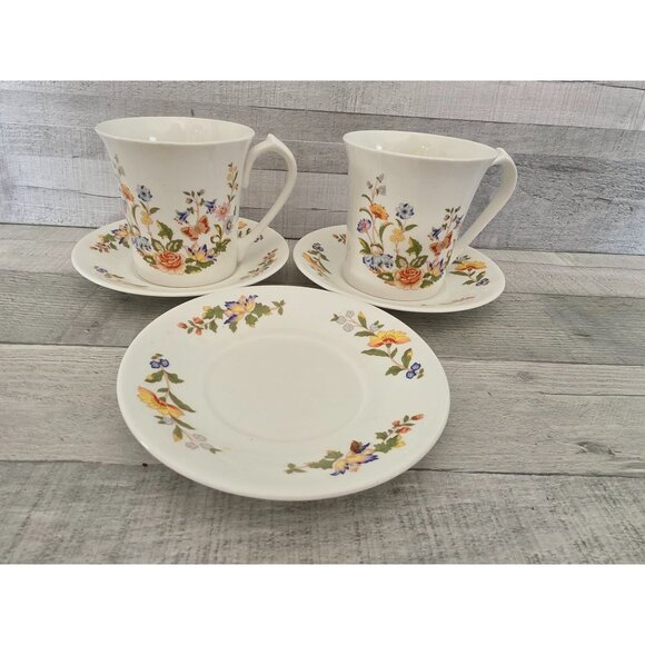 Vintage Aynsley Cottage Garden 2 Teacup & 3 Saucer Set - Picture 1 of 8